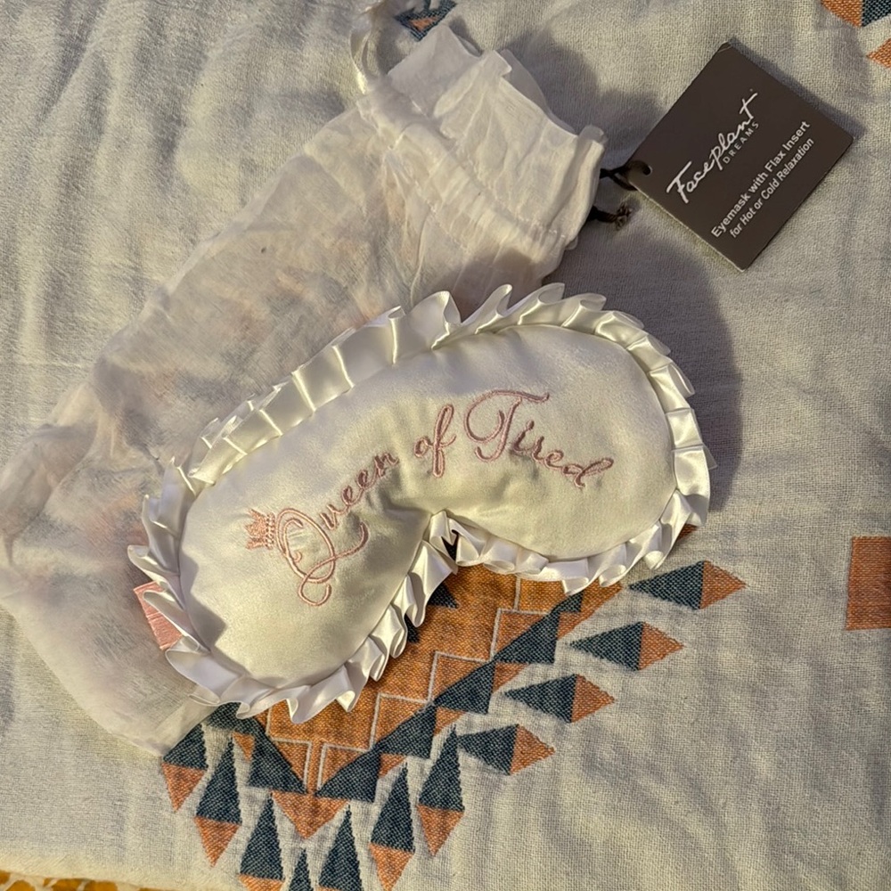 Silk Sleep Mask with Ruffle Trim - Picture 3 of 3